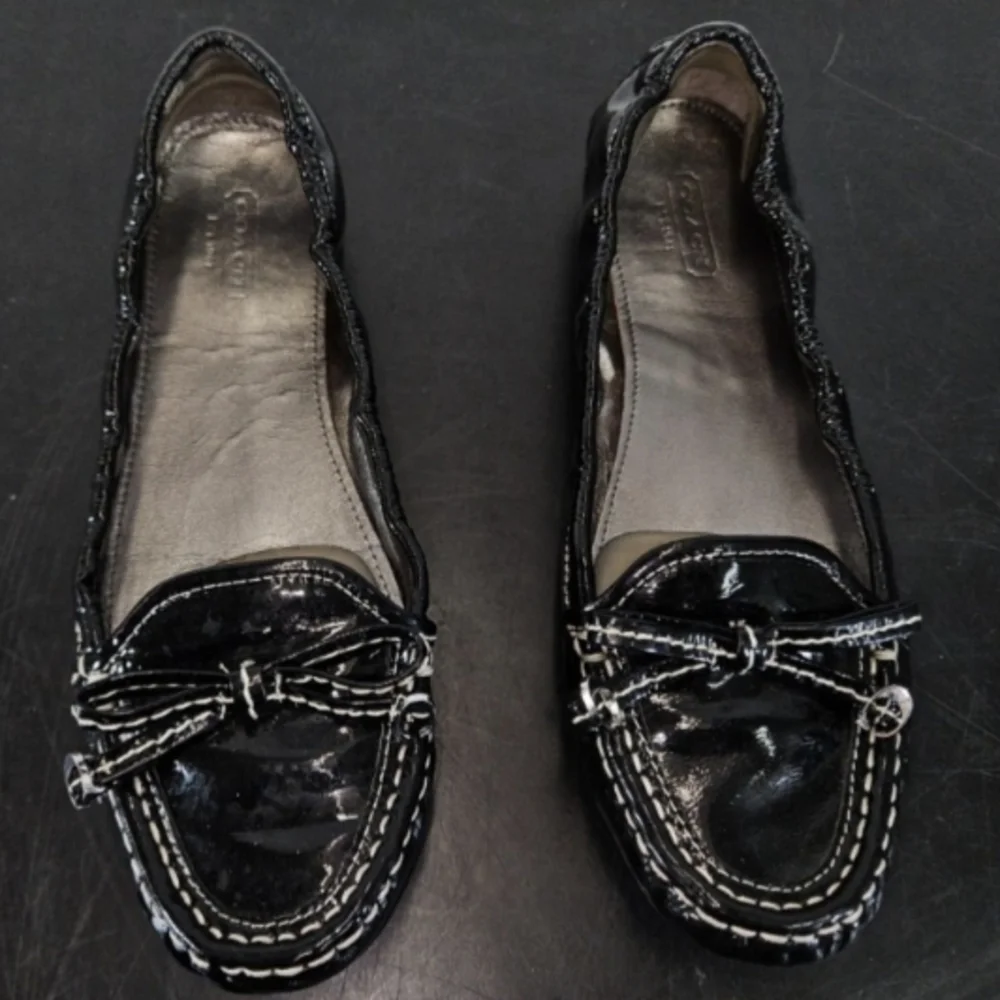 ⭐Coach⭐ Black Patent Leather Loafers Women’s - Size 8.5 - Classic Flats - Picture 2 of 11